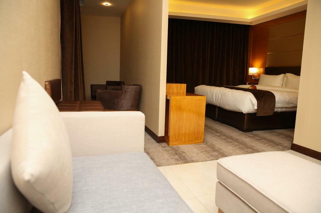 Gloria Hotel Amman Buitenkant foto
